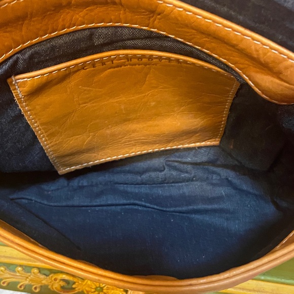 Ceri Hoover Kennon Shoulder Bag Made in L.A. Tan Leather Suede Flap Retails $425 - Picture 9 of 12